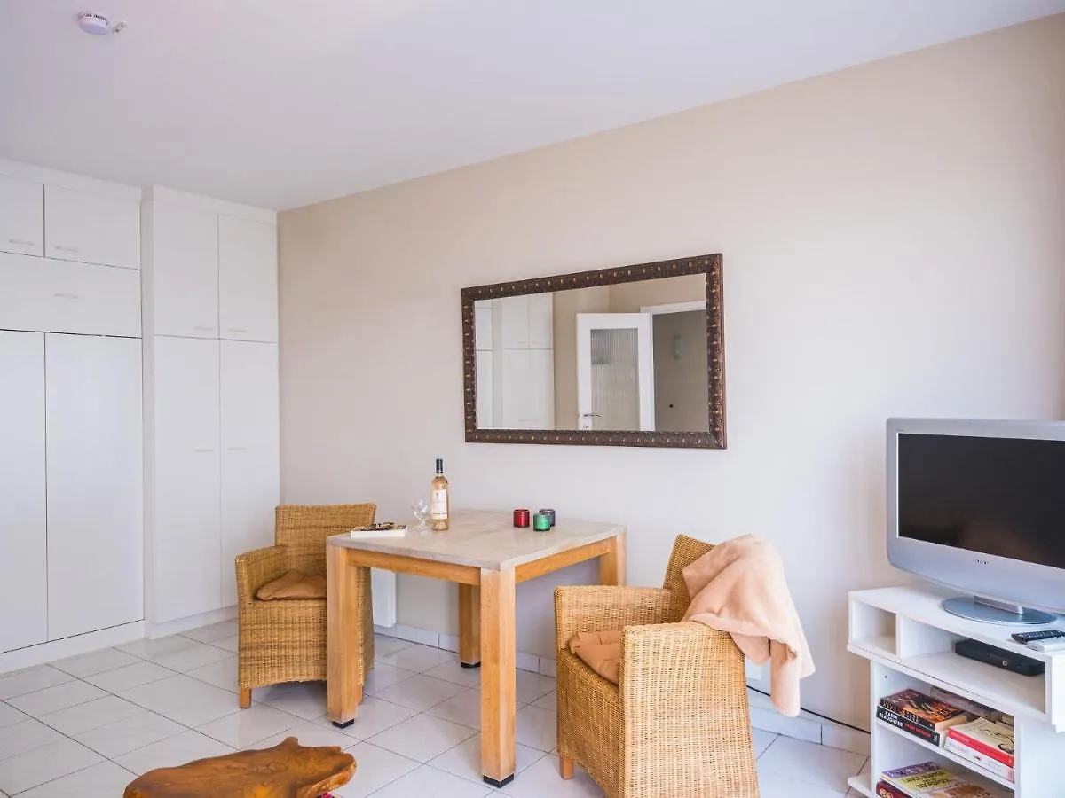 Appealing Studio With Terrace Middelkerke Apartment