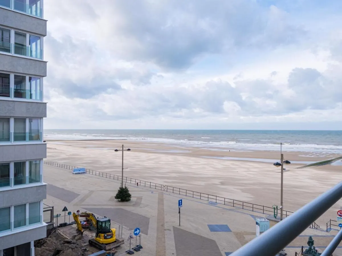 Apartment Appealing Studio With Terrace Middelkerke