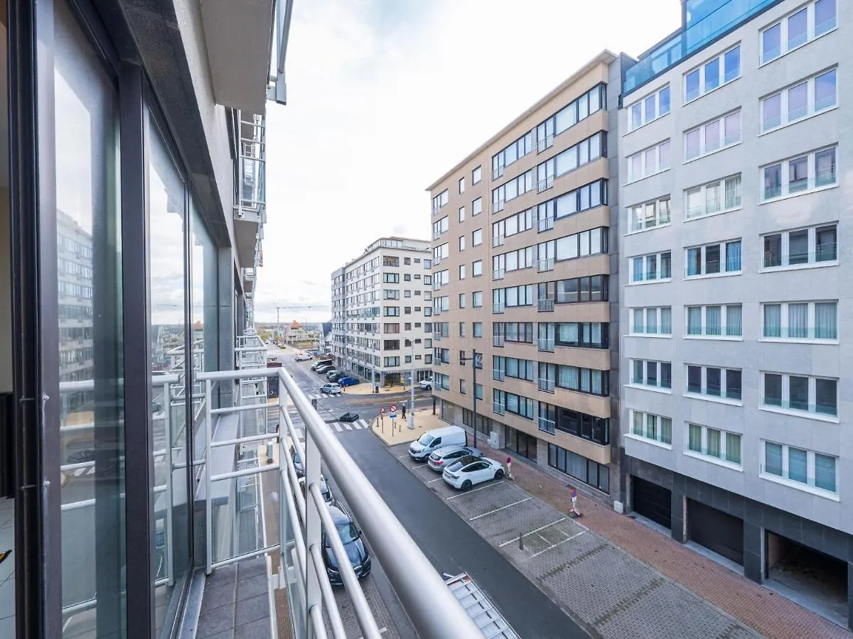 Appealing Studio With Terrace Middelkerke Apartment