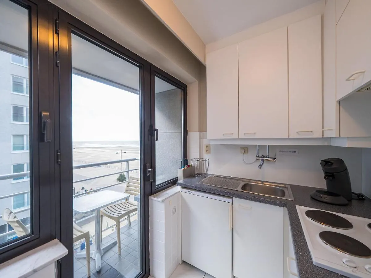 Appealing Studio With Terrace Middelkerke Appartamento